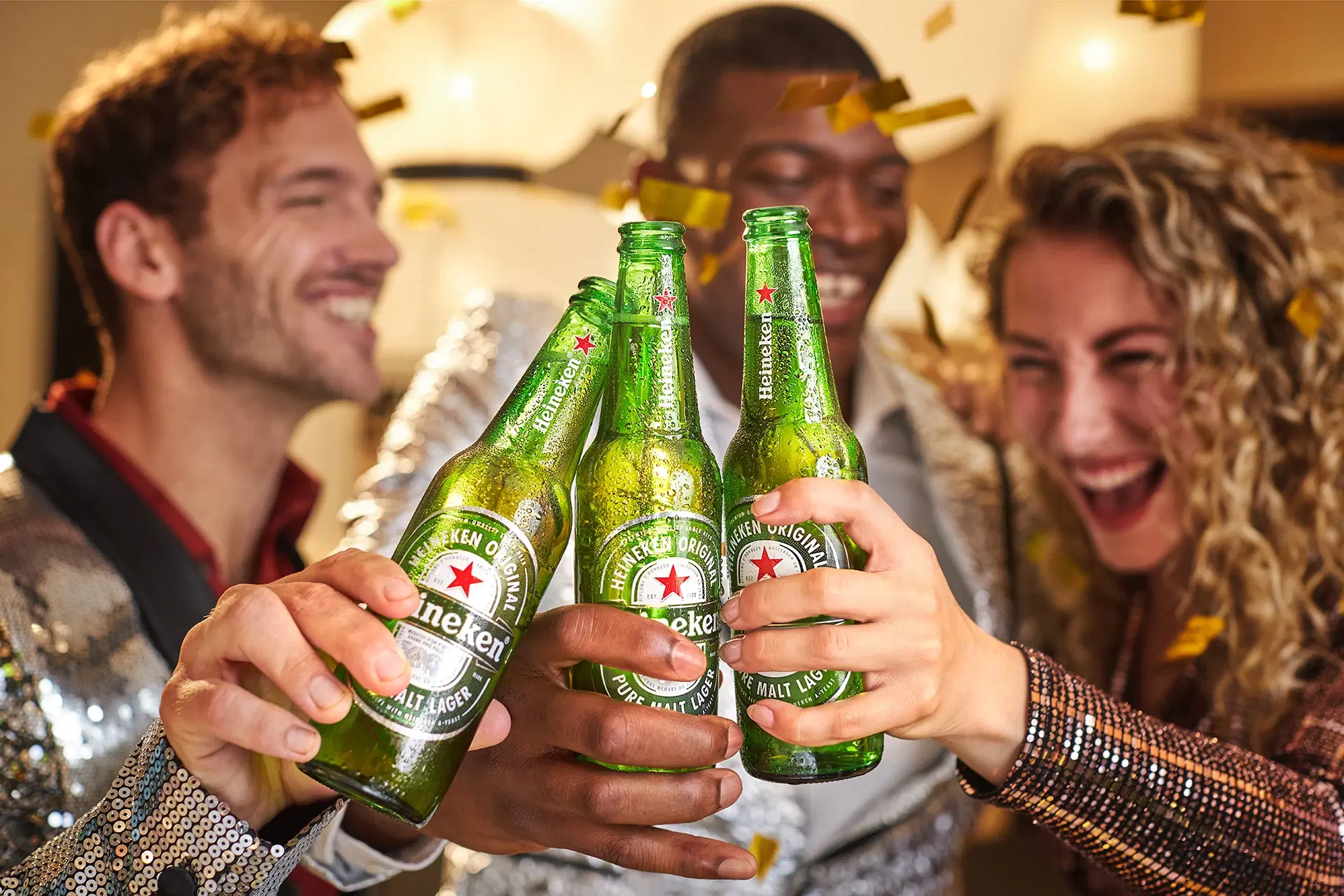 Colaboradores da equipe Heineken em evento