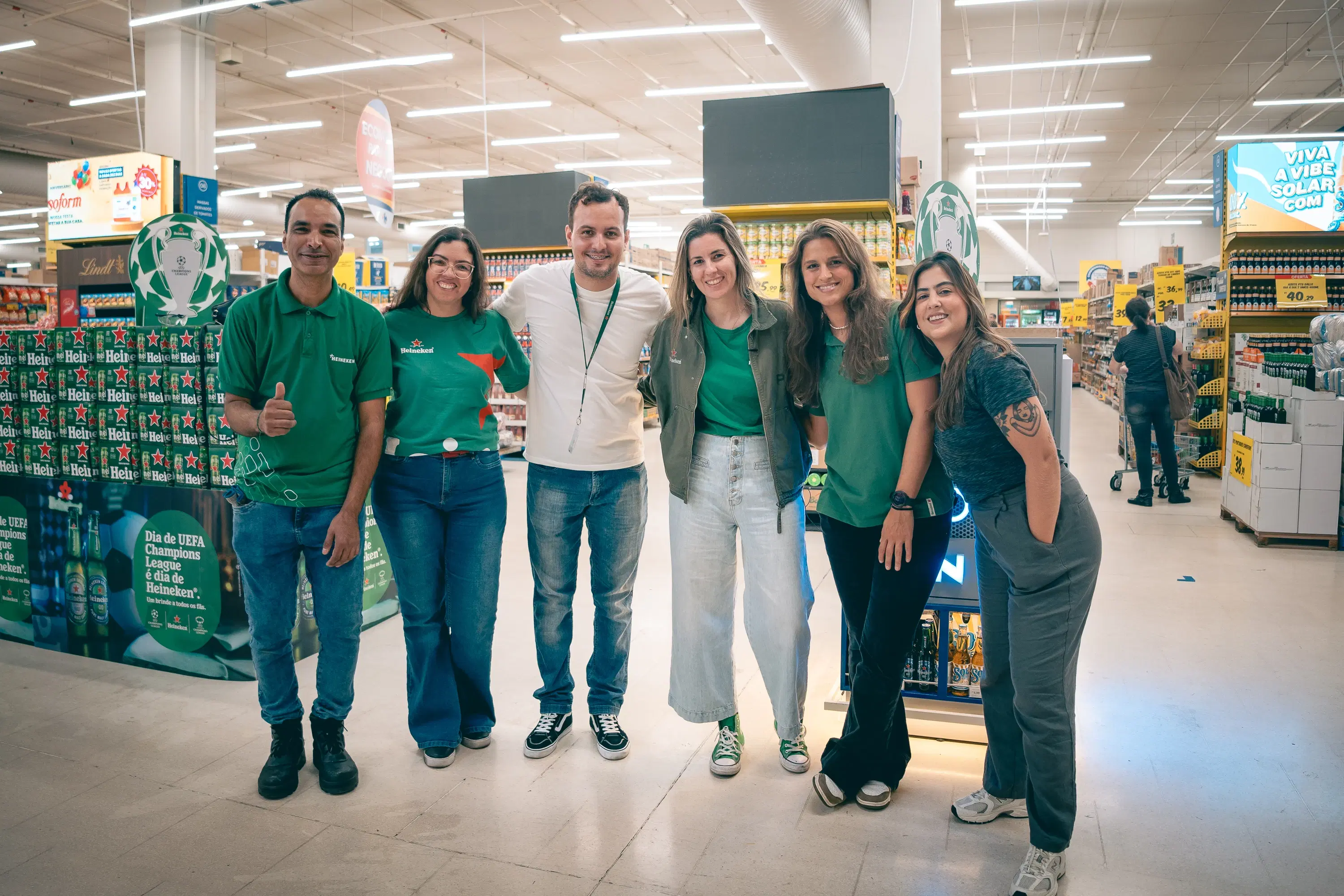 Integrantes da equipe Heineken em treinamento